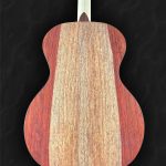 Guitare acoustique auditorium en bois clair épicéa du Jura et incrustation en nacre style astral