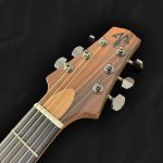 Guitare acoustique auditorium en bois clair épicéa du Jura, hêtre, palissandre et incrustation verte style celtique