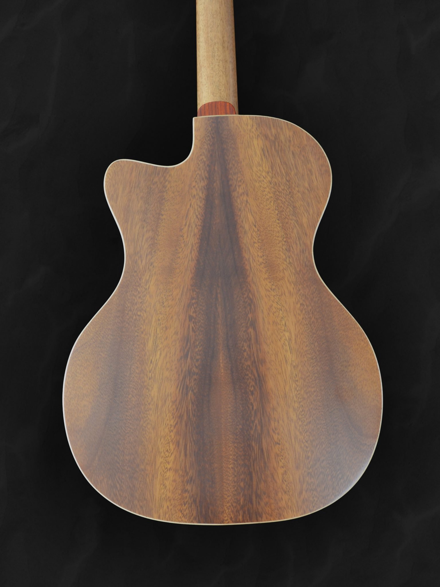 Guitare classique auditorium nylon sur mesure en cèdre rouge