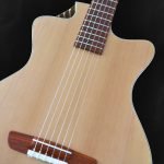 Guitare classique auditorium nylon sur mesure en cèdre rouge