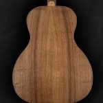 Guitare 00 artisanale en bois clair épicéa du Jura