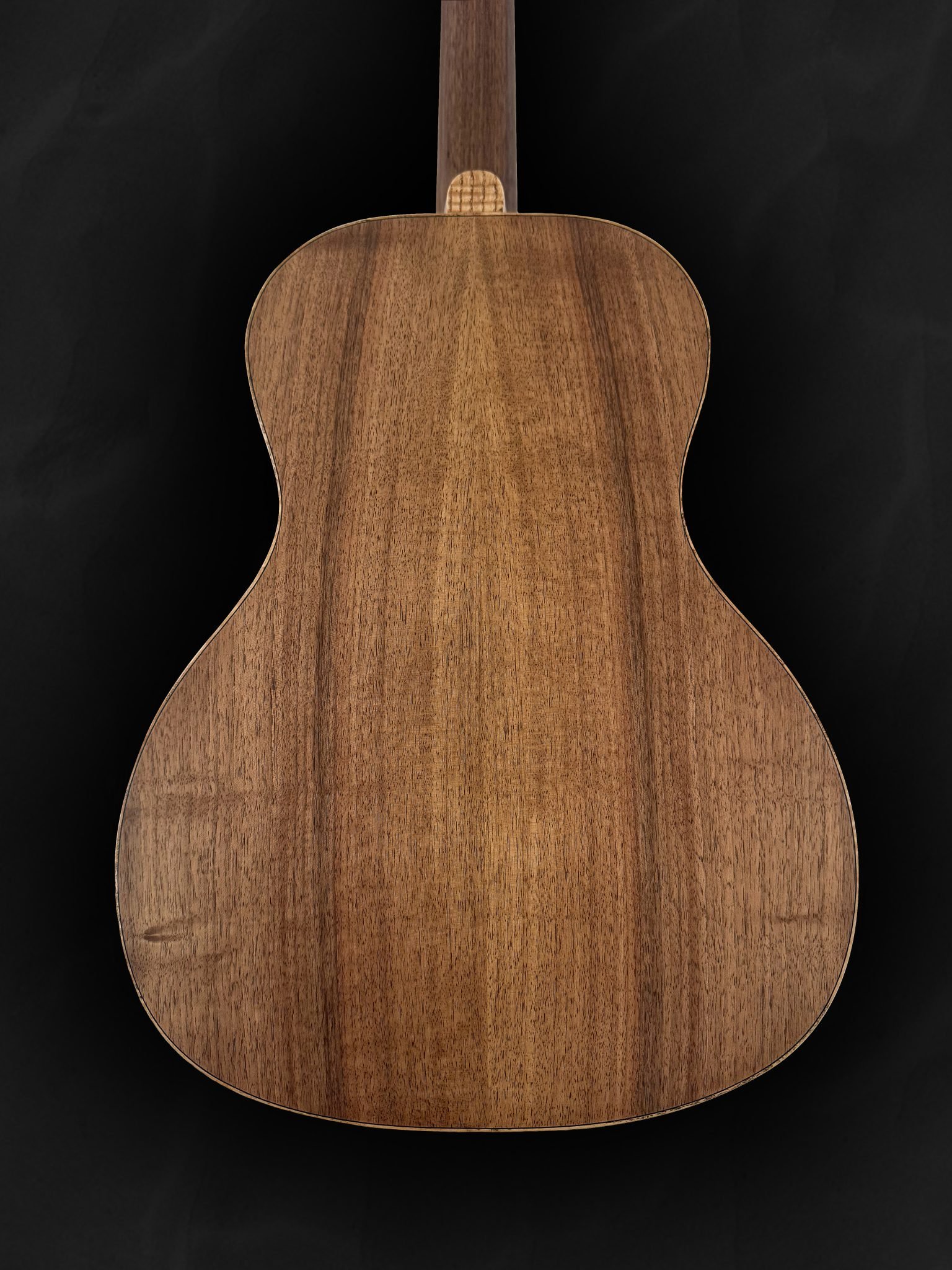 Guitare 00 artisanale en bois clair épicéa du Jura